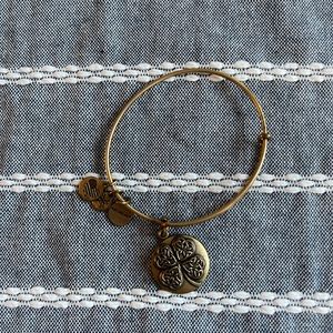 Alex and Ani Shamrock bracelet